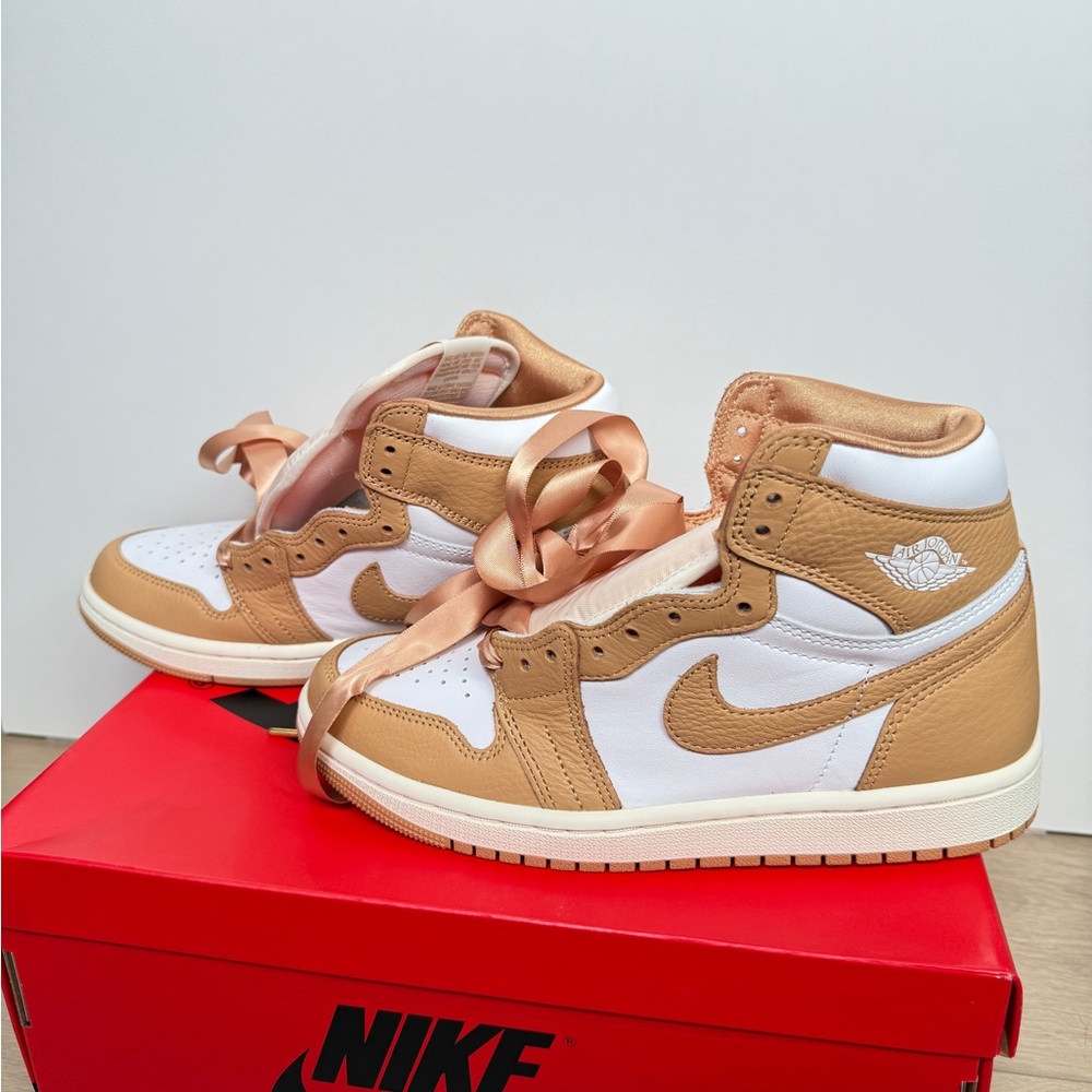 BRAND NEW Air Jordan 1 Retro Praline Sneakers